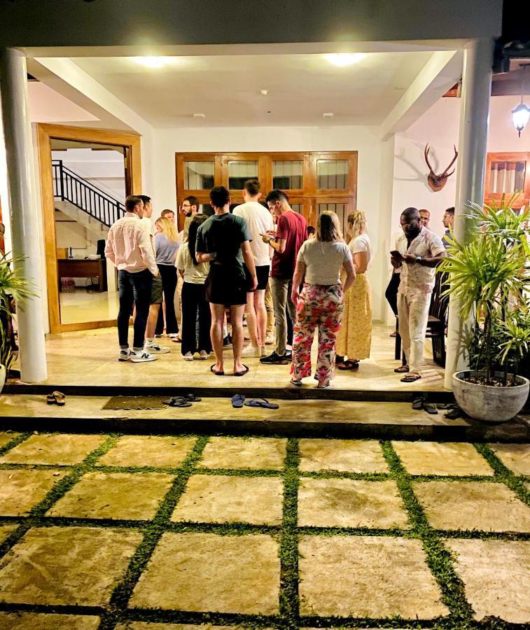 达瓦拉维 玛莎拉萨法里之家旅馆酒店 外观 照片